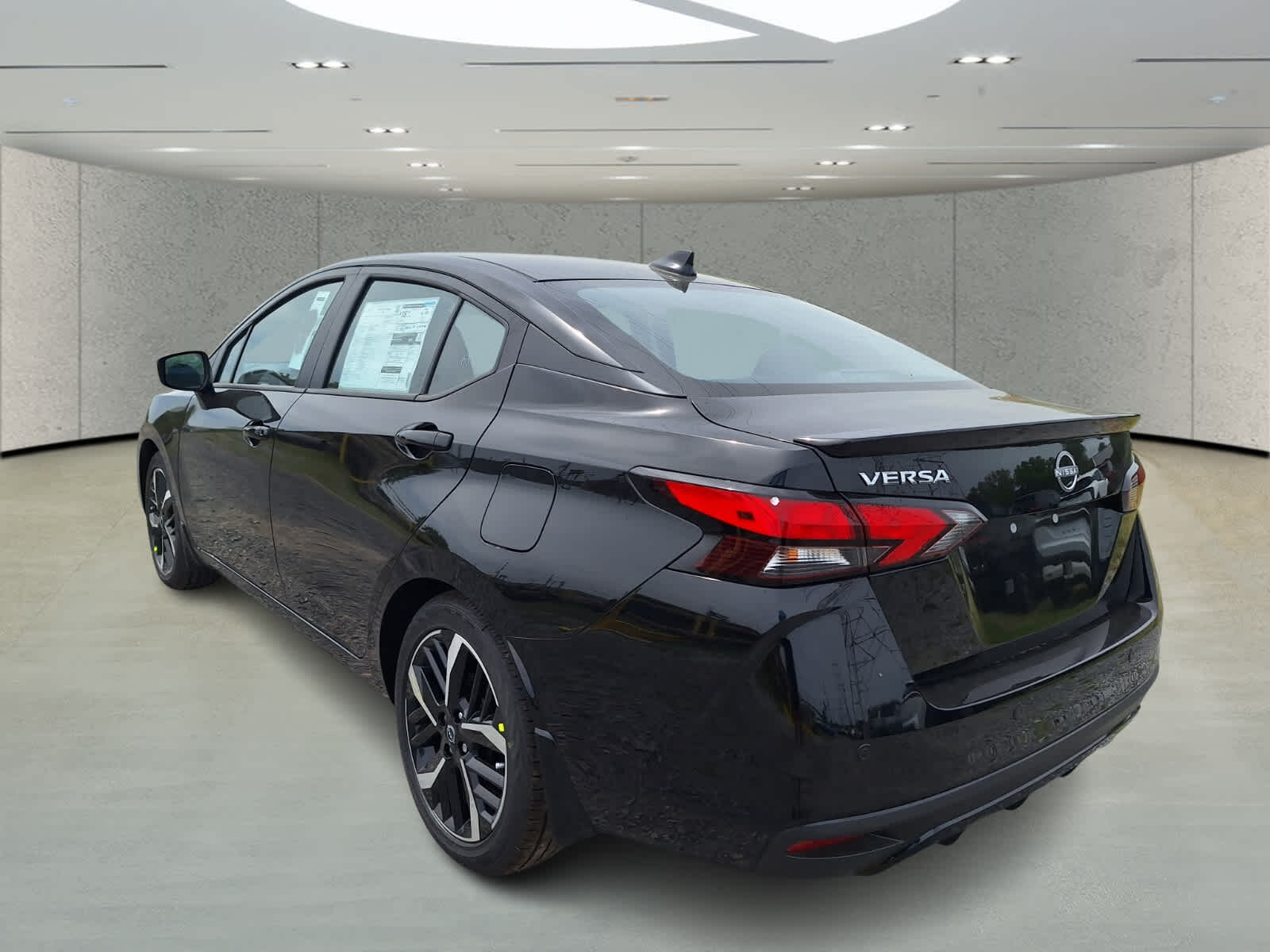 2025 Nissan Versa SR photo 3