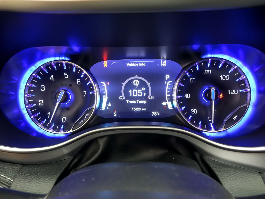 2021 Chrysler Pacifica Touring L photo 14