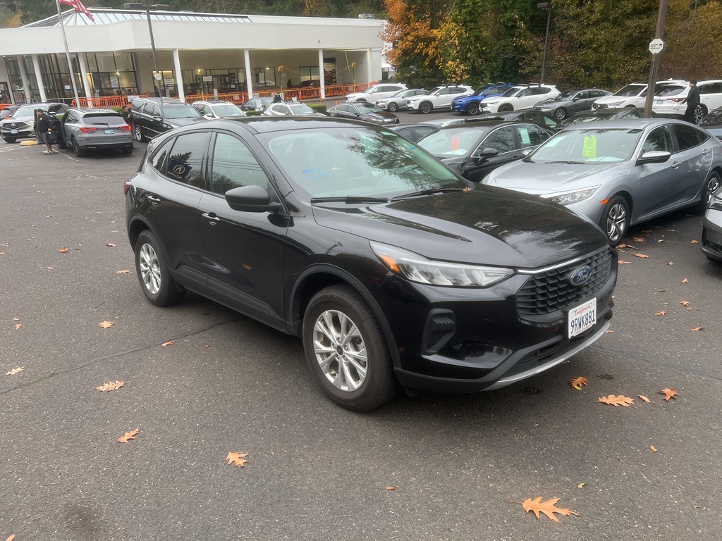 2025 Ford Escape Active photo 2