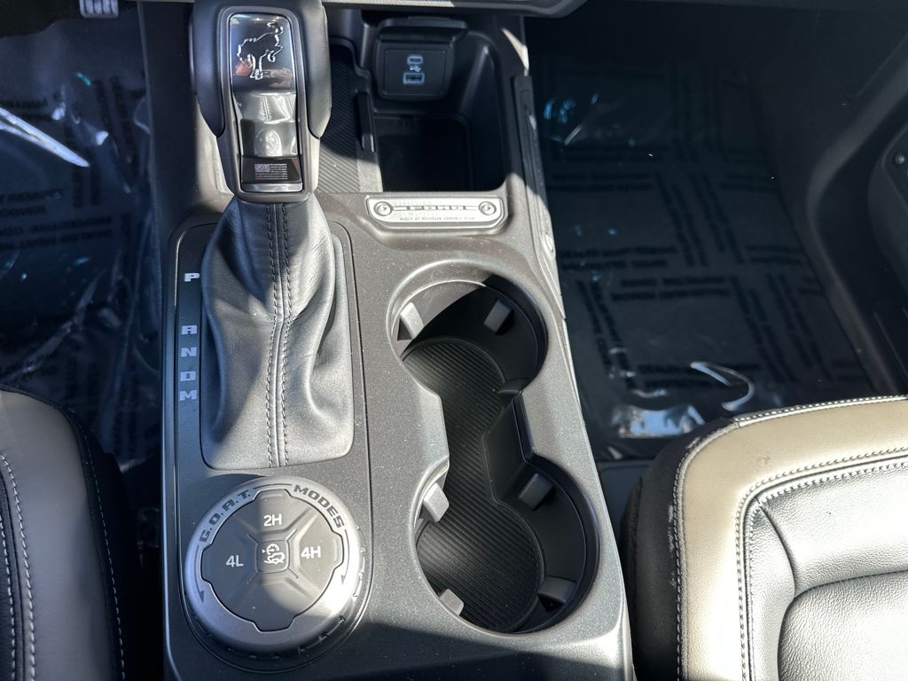 2025 Ford Bronco Outer Banks photo 6