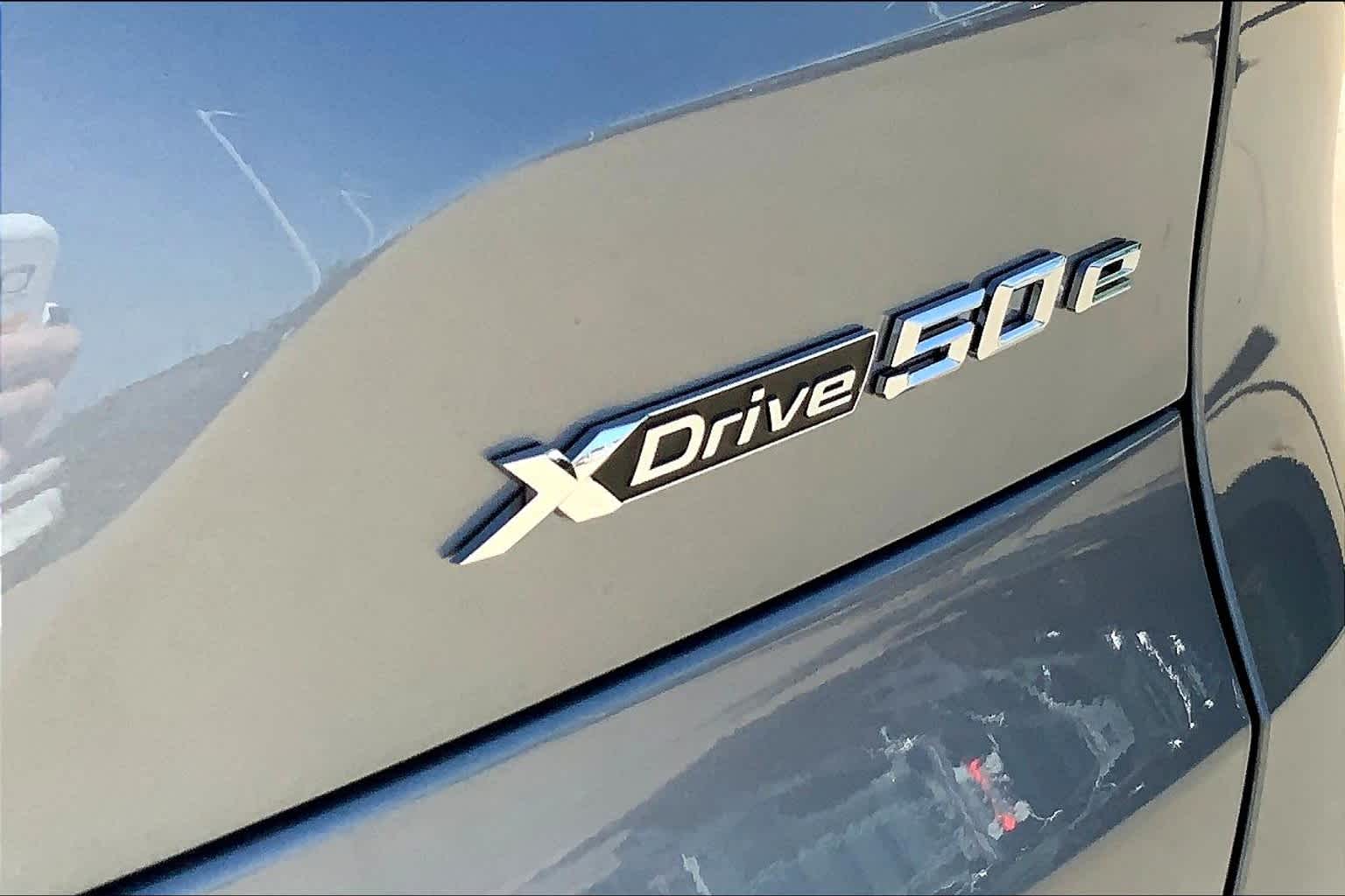 New 2025 Skyscraper Grey Metallic BMW xDrive50e image 15