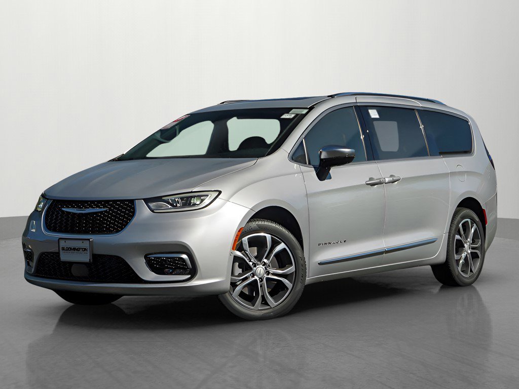 2026 Chrysler Pacifica Pinnacle's photo