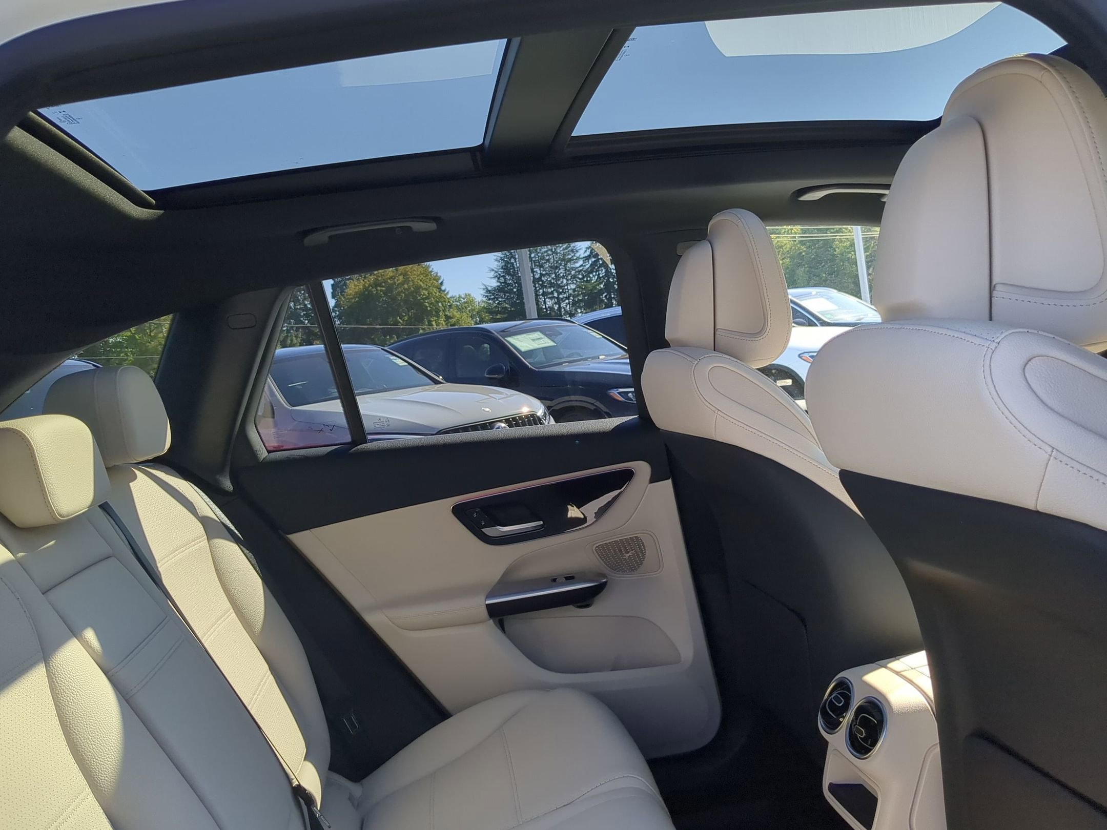 2026 Mercedes Benz GLC 300 4MATIC photo 12