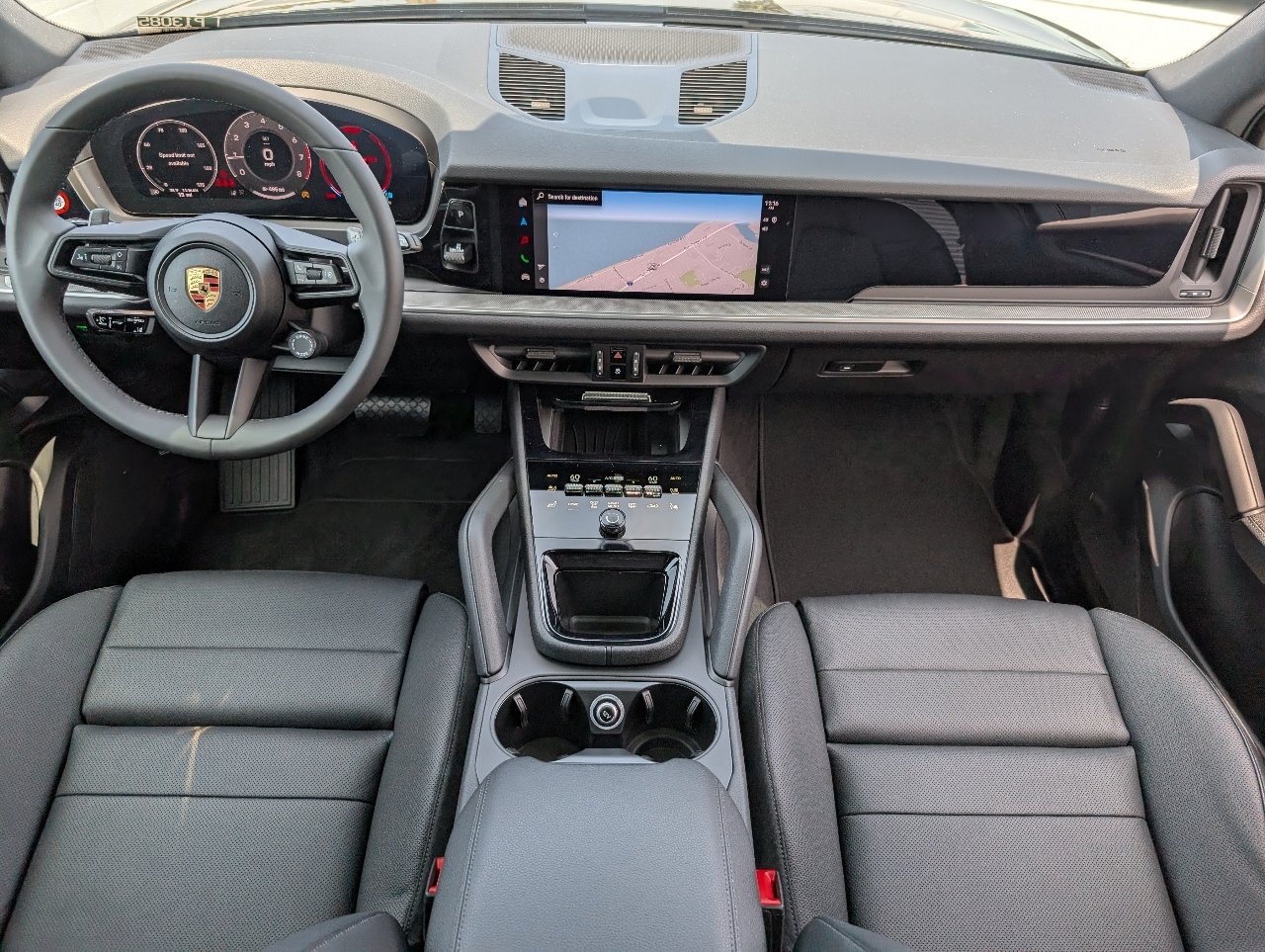 2025 Porsche Cayenne photo 6