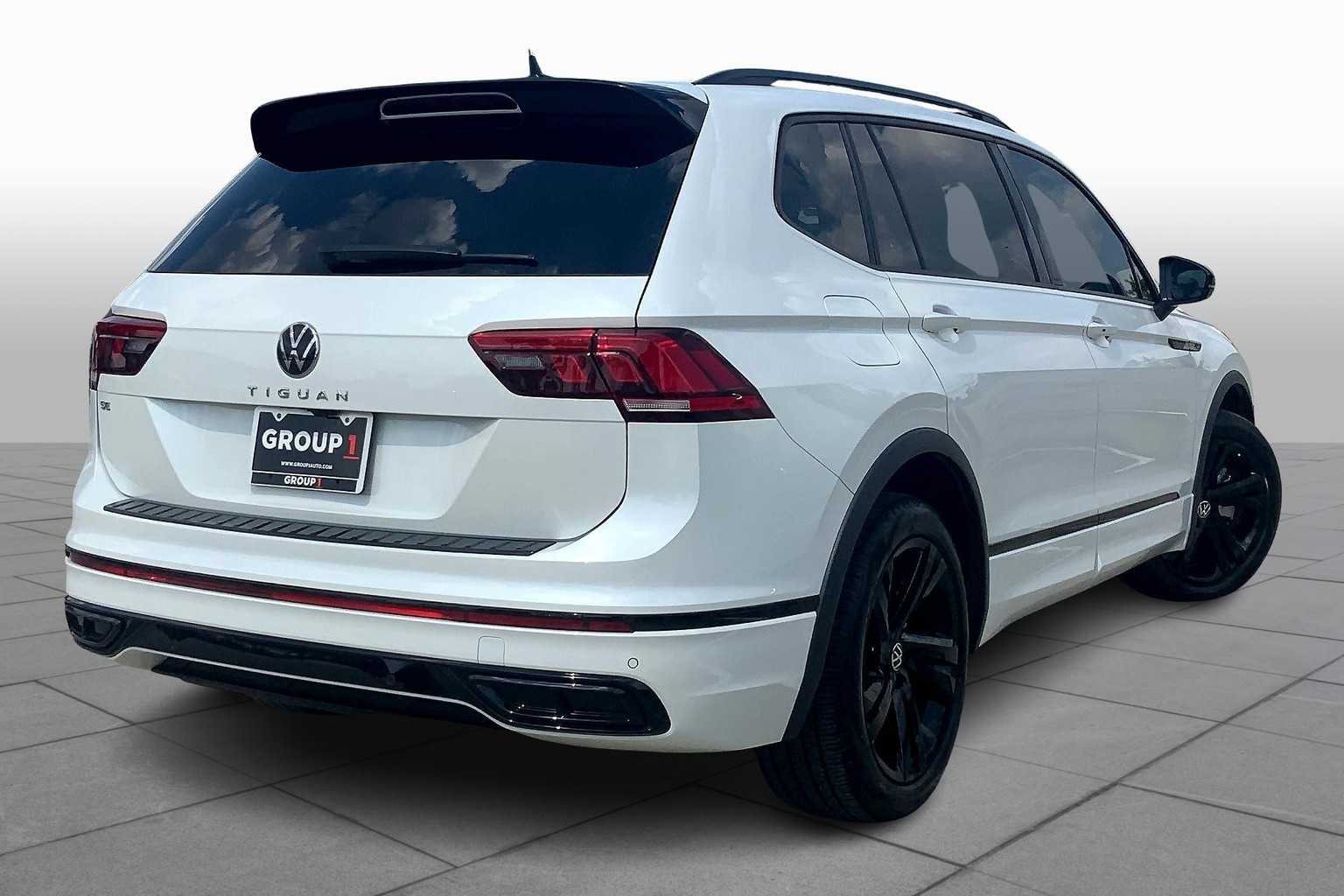 2024 Volkswagen Tiguan SE R-Line Black photo 12