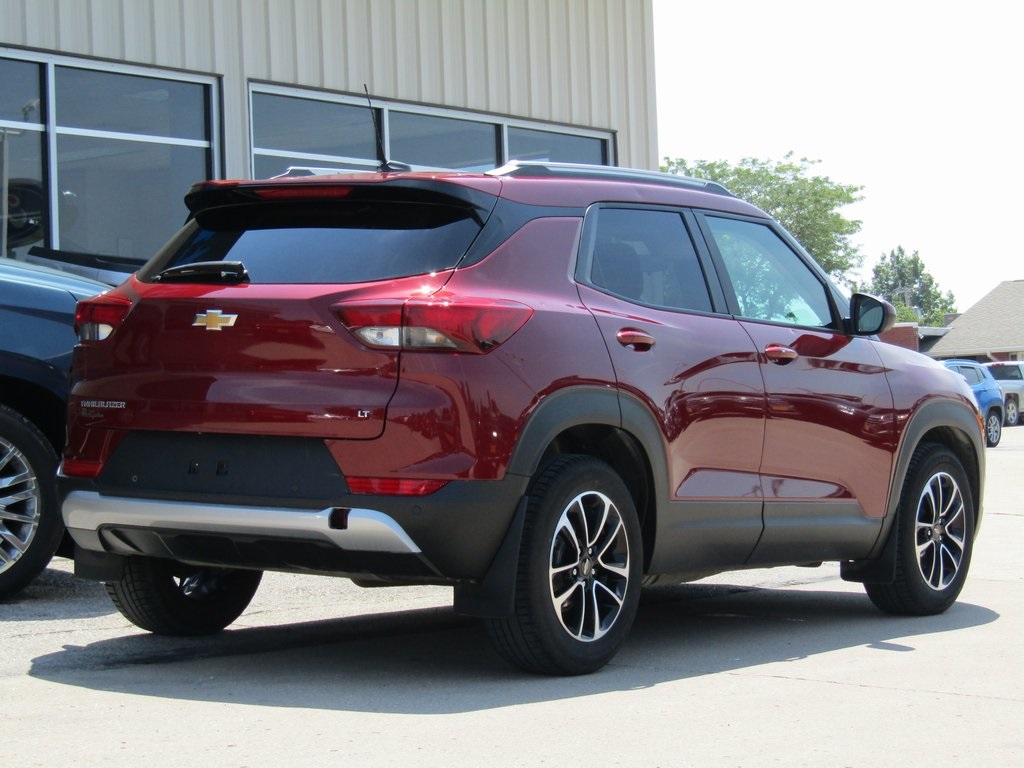 2024 Chevrolet Trailblazer LT photo 2