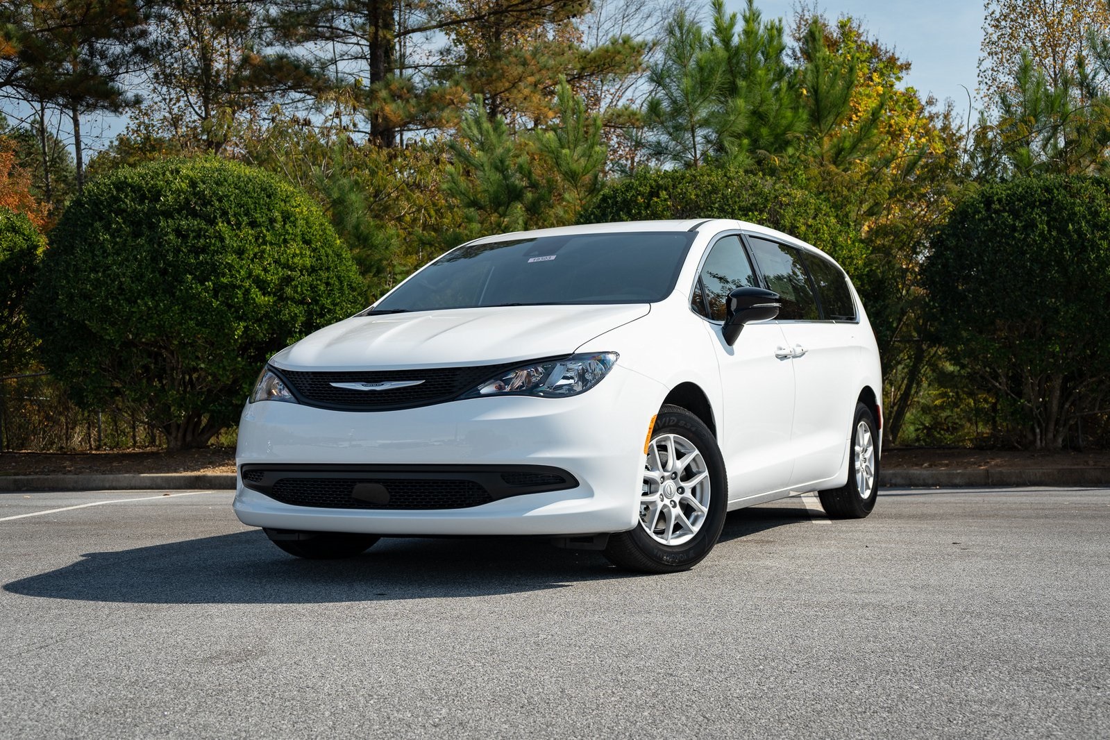 2026 Chrysler Voyager LX's photo