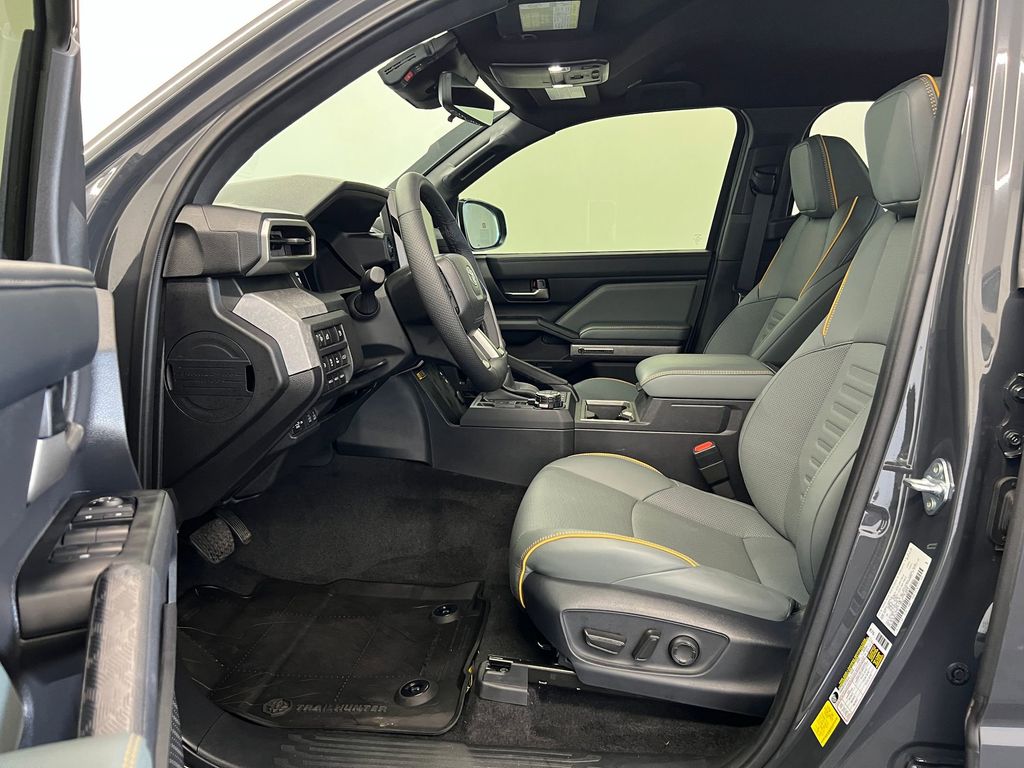 2025 Toyota Tacoma Trailhunter photo 4