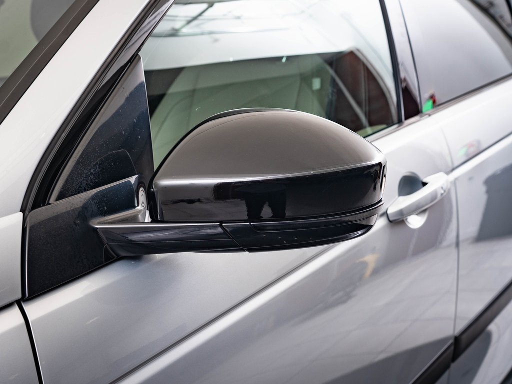 2022 Land Rover Discovery Sport SE photo 14