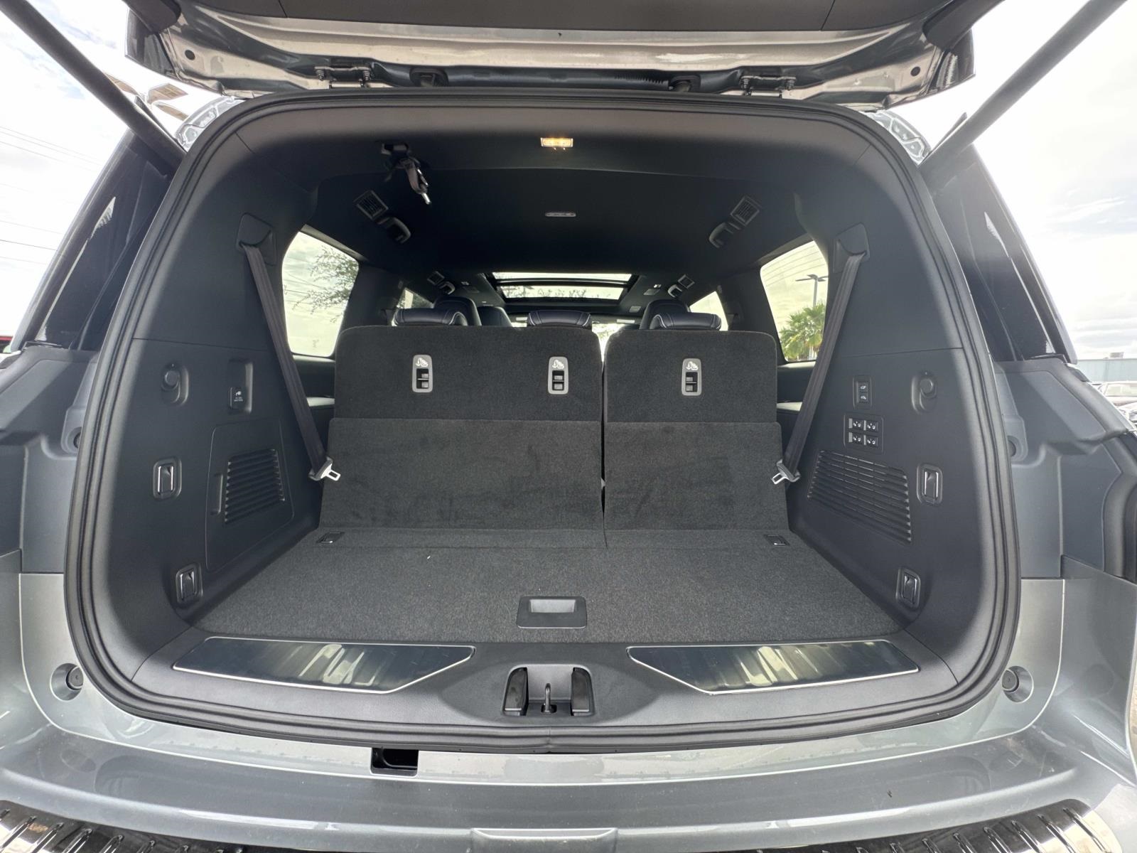 2026 Infiniti QX80 Sensory photo 6