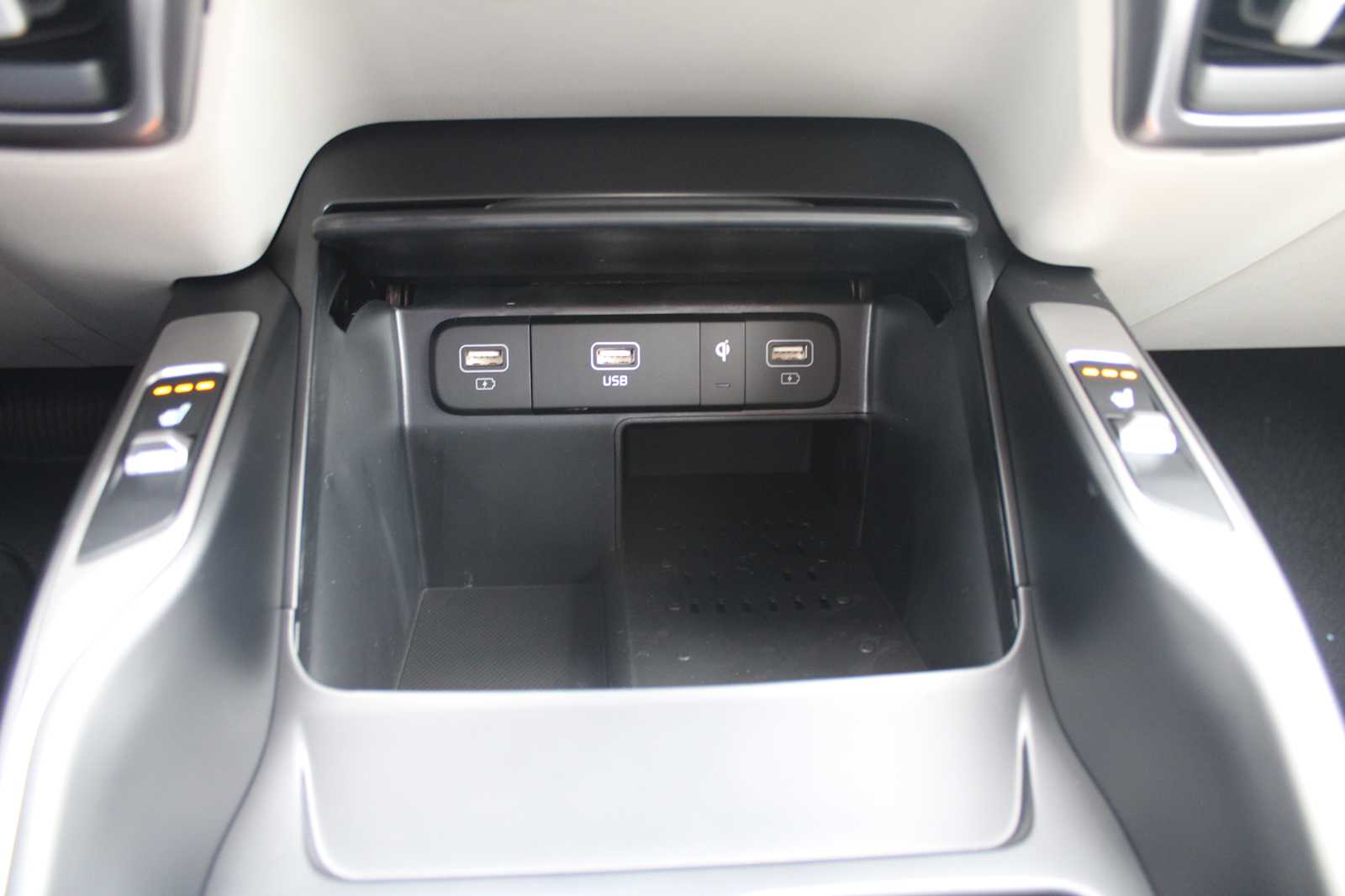 2025 Kia Sorento Hybrid EX photo 32