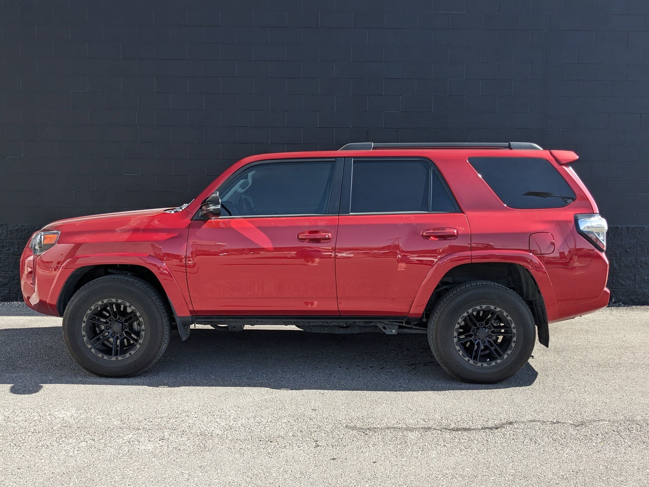 2023 Toyota 4Runner Special Edition Sport photo 2