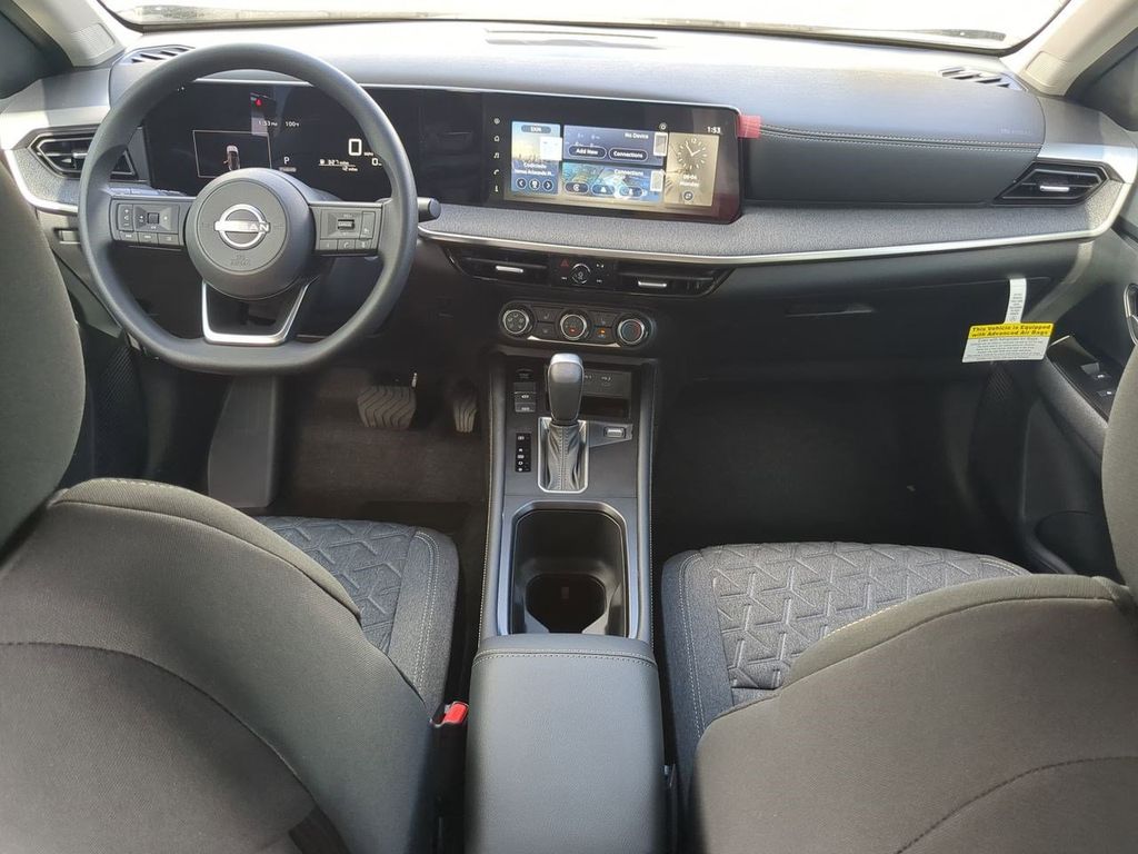 2025 Nissan Kicks SV photo 9
