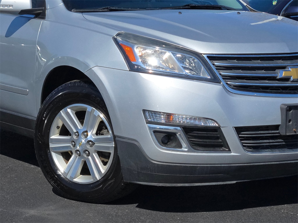 2013 Chevrolet Traverse 1LT photo 3