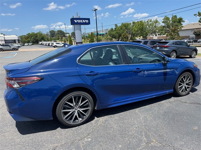 2024 Toyota Camry SE photo 3