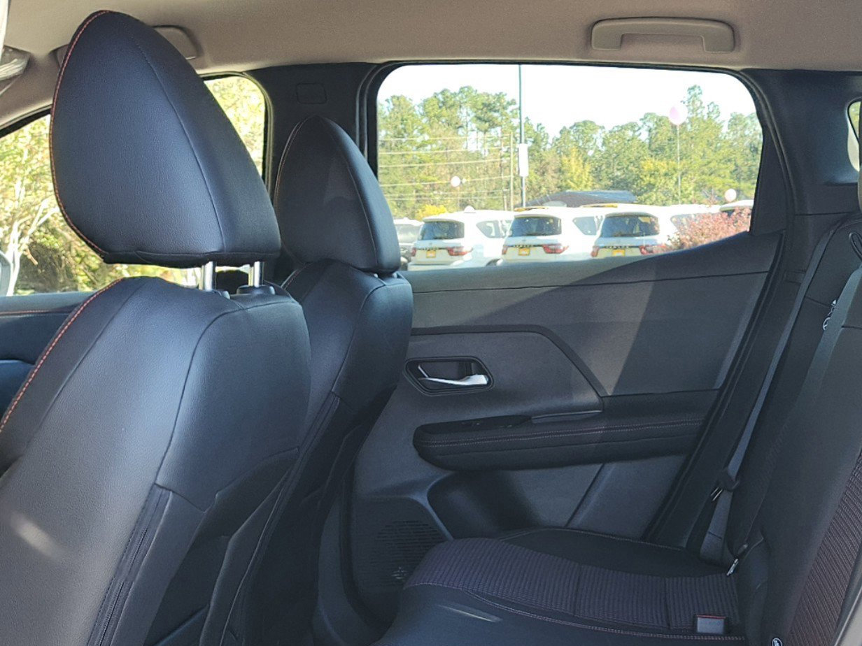 2025 Nissan Kicks SR photo 6