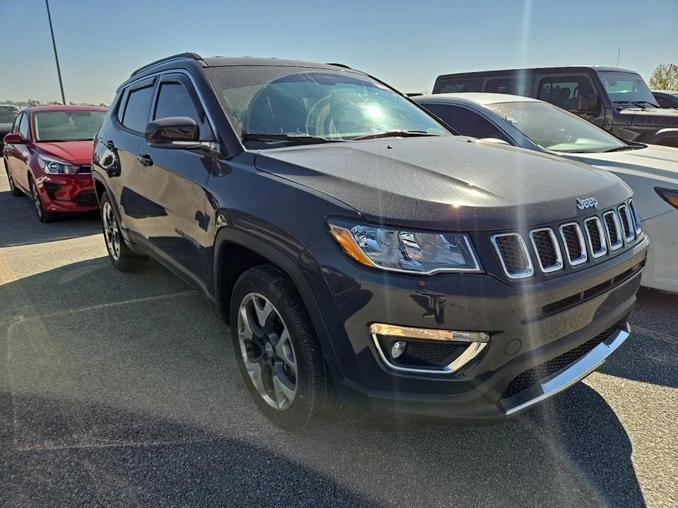 Used 2018 Jeep Compass Limited with VIN 3C4NJCCB5JT488576 for sale in Kansas City