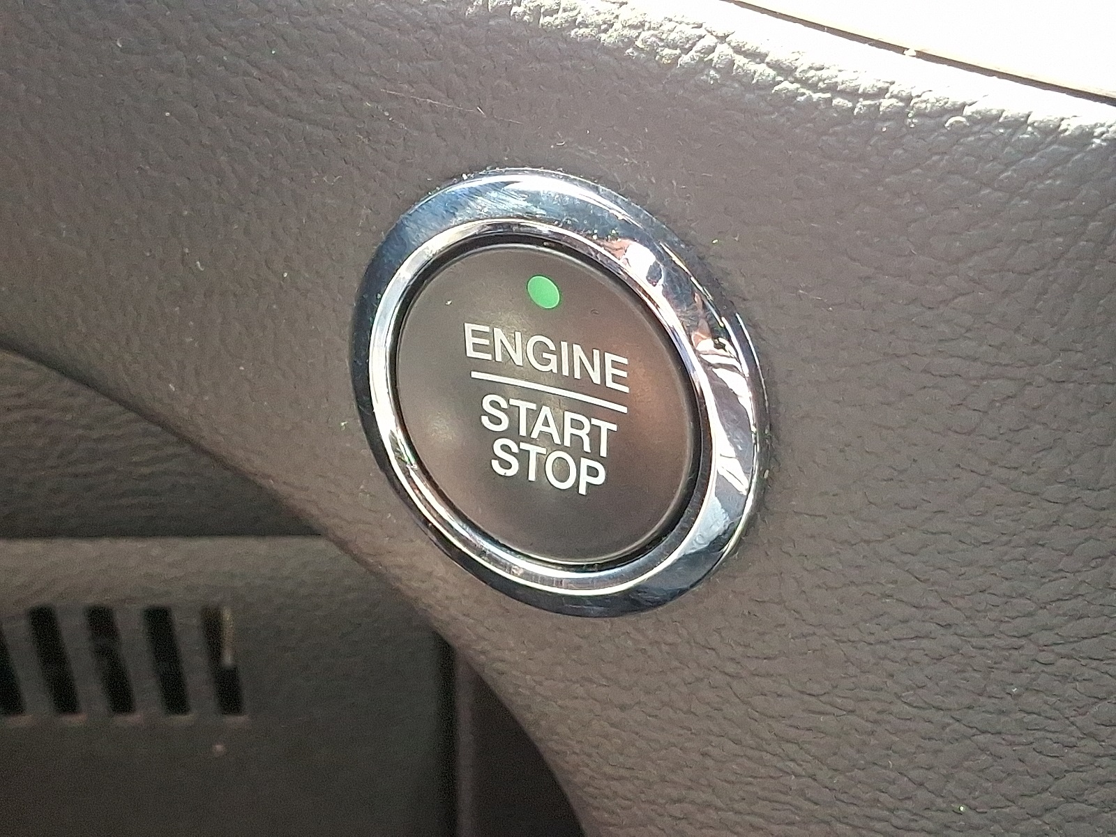 2022 Ford Edge ST-Line photo 21