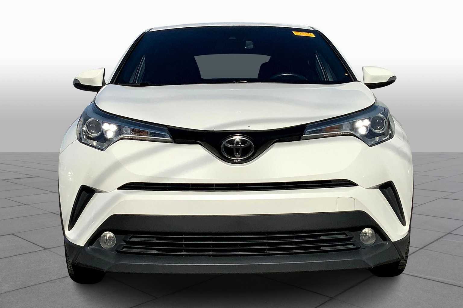 2018 Toyota C-HR XLE photo 3