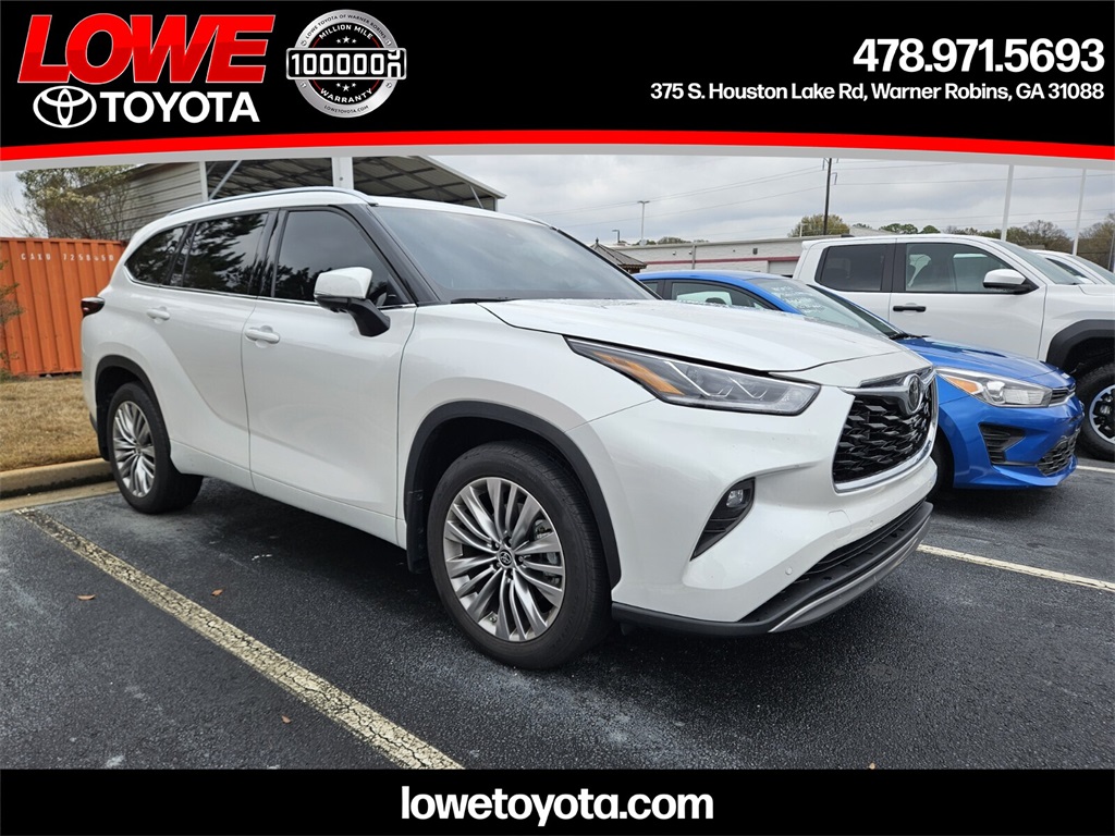 2024 Toyota Highlander Platinum's photo