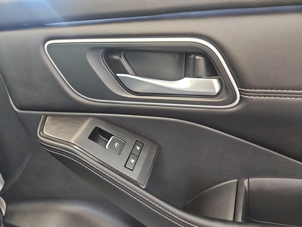 2024 Nissan Rogue Platinum photo 15