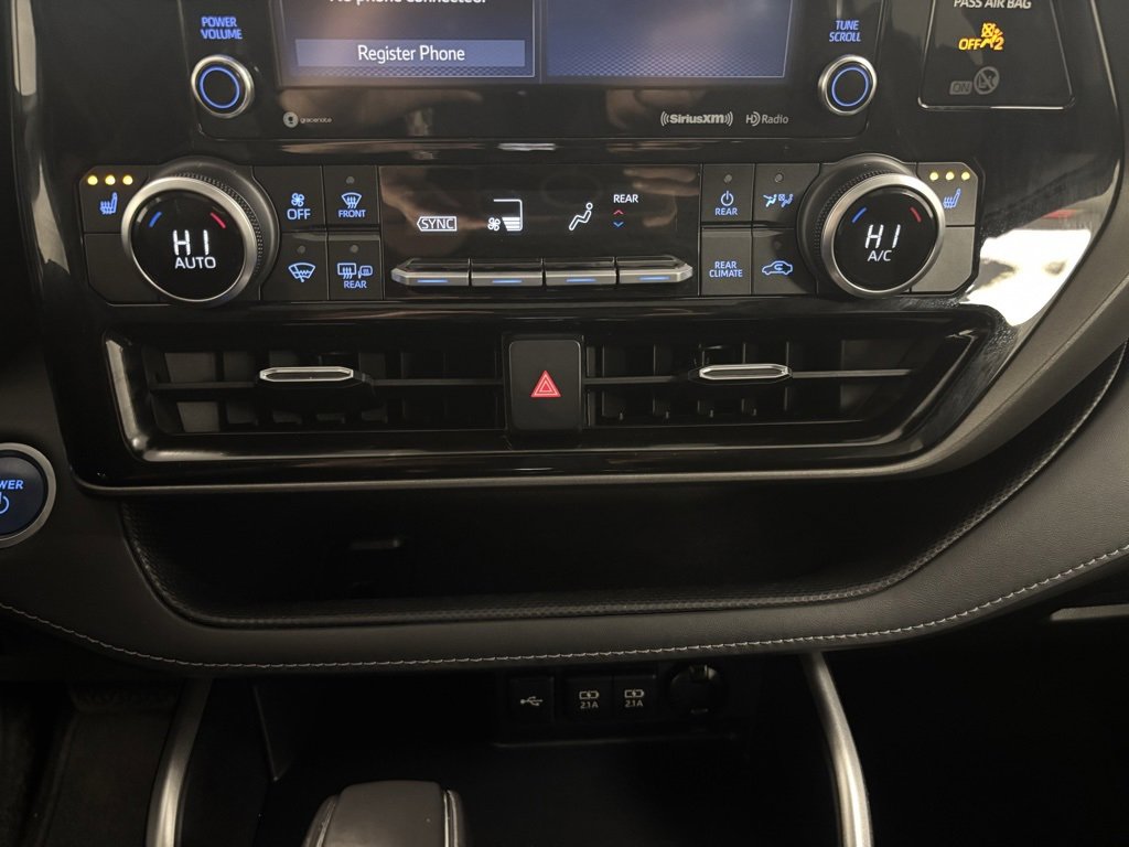 2021 Toyota Highlander Hybrid XLE photo 3