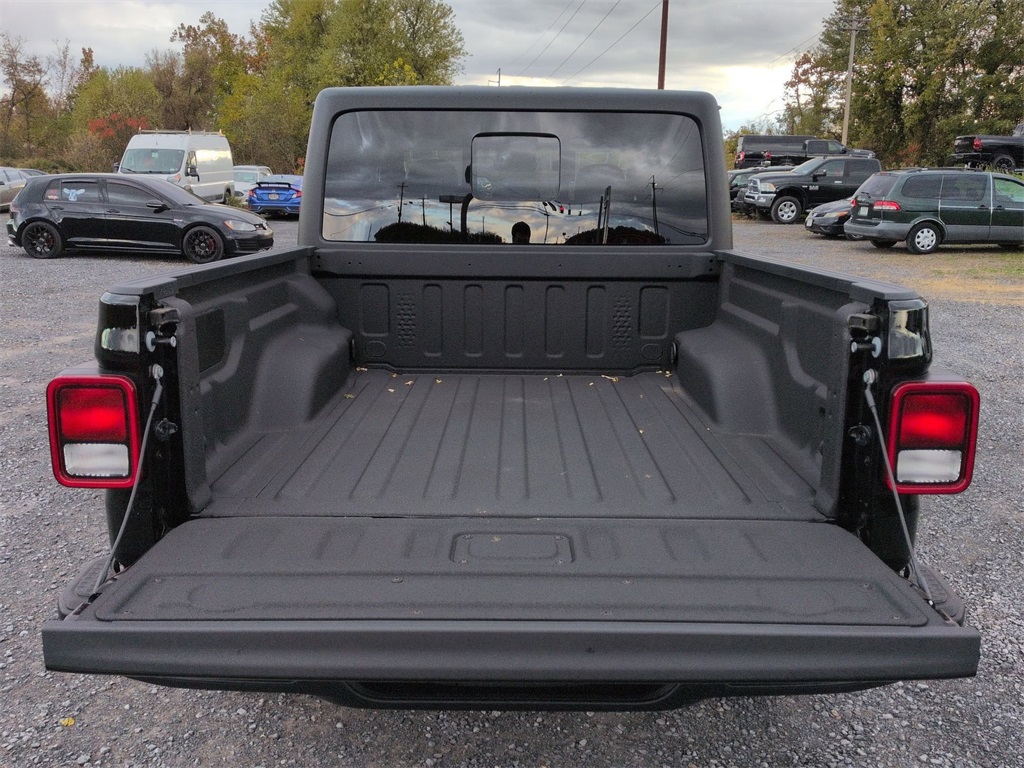 2025 Jeep Gladiator Sport S photo 4