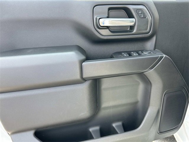 2025 Chevrolet Silverado 2500HD Custom photo 19