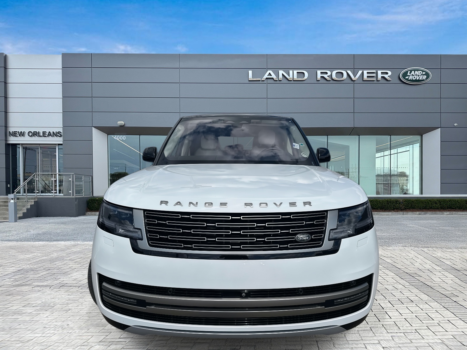 2023 Land Rover Range Rover SE photo 3