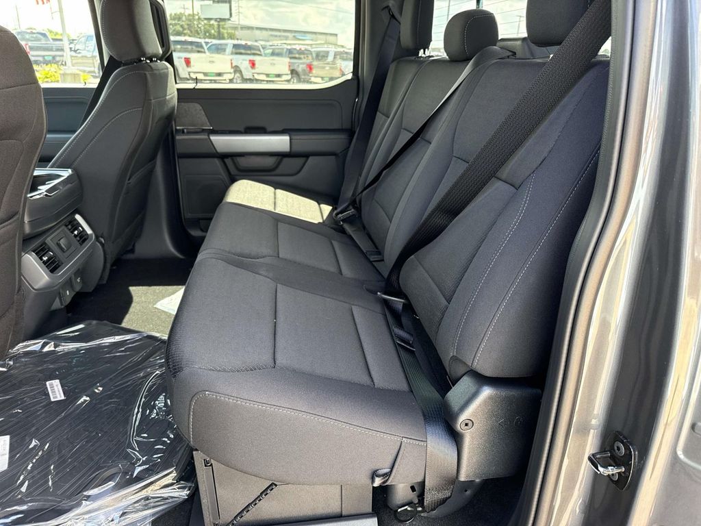 2025 Ford F-150 XLT photo 7