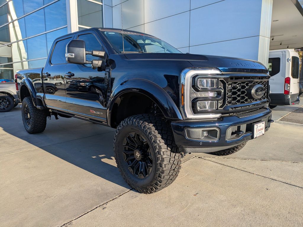 2025 Ford F-250 Lariat photo 2