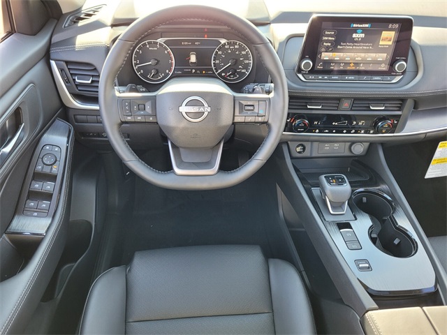 2025 Nissan Rogue SV photo 7