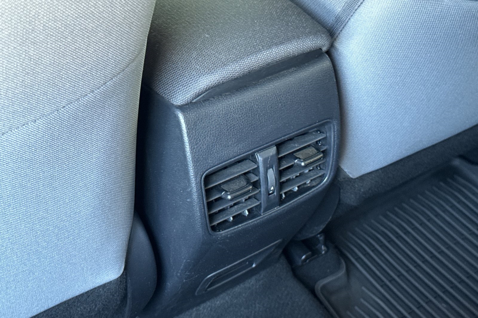 2024 Toyota Corolla Cross Hybrid SE photo 14