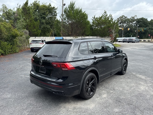 2023 Volkswagen Tiguan SE R-Line Black photo 2