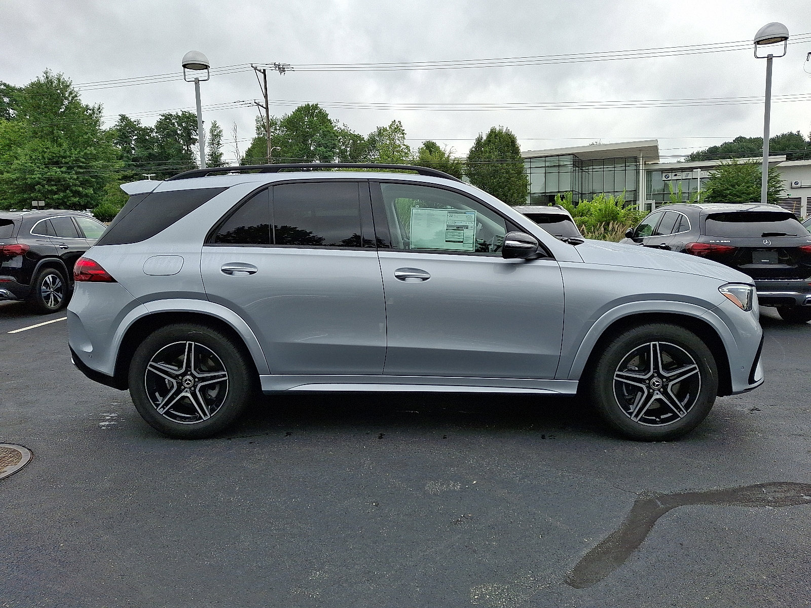 2025 Mercedes Benz GLE 350 4MATIC photo 4
