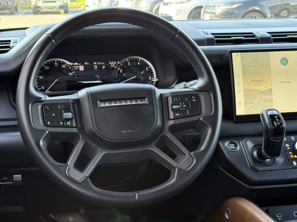 2023 Land Rover Defender 110 photo 24