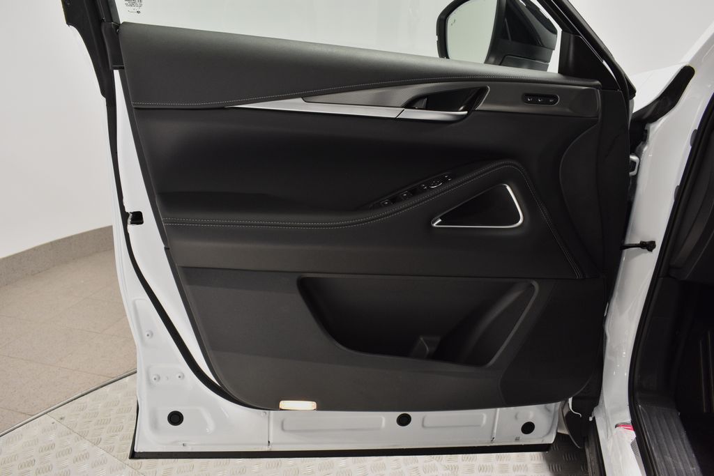 2026 Infiniti QX60 Luxe AWD photo 10
