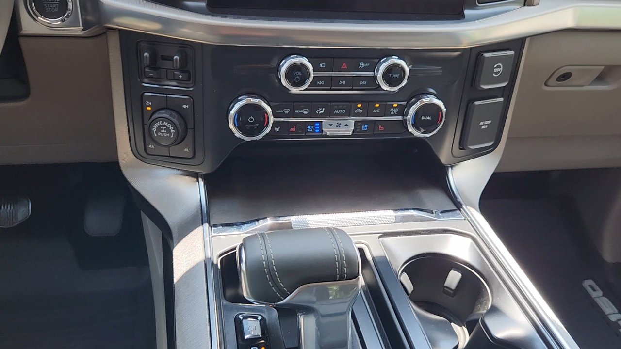 2025 Ford F-150 Platinum photo 20