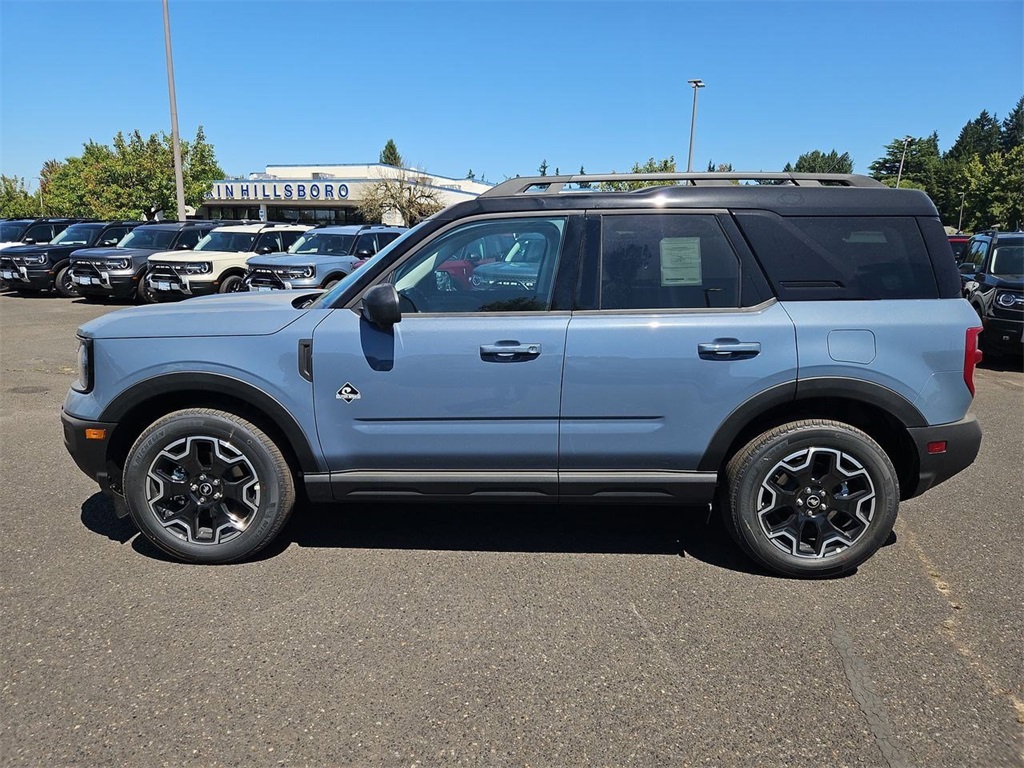 2025 Ford Bronco Sport Outer Banks photo 3