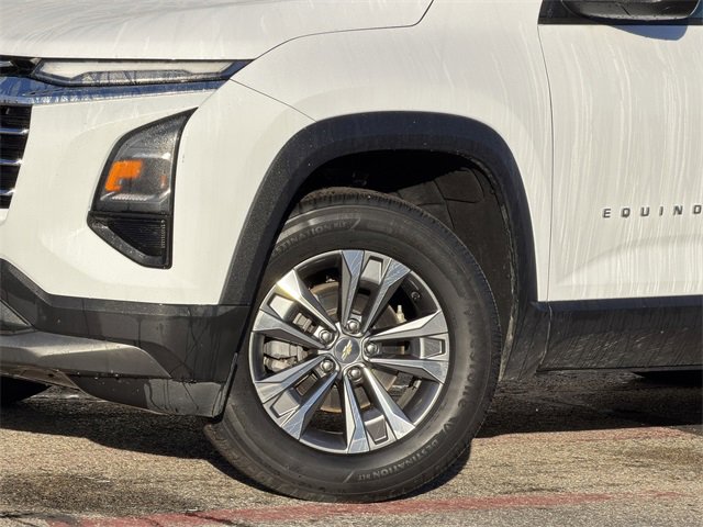 2025 Chevrolet Equinox LT photo 3