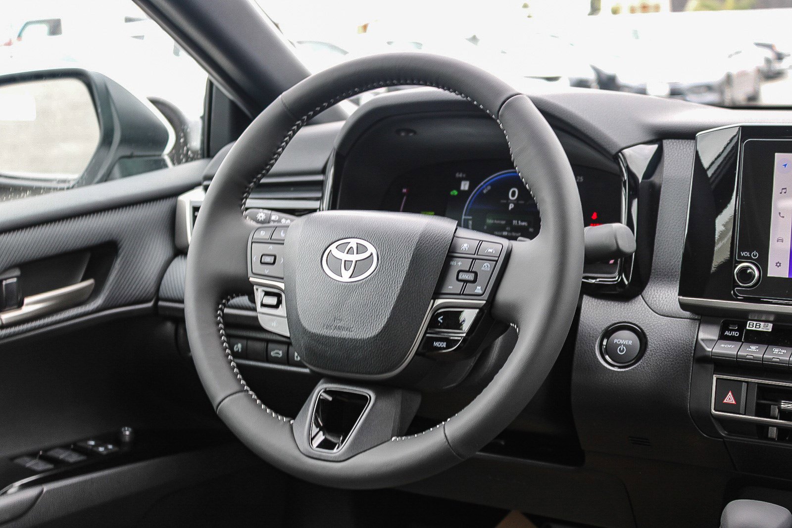 2025 Toyota Camry SE photo 15