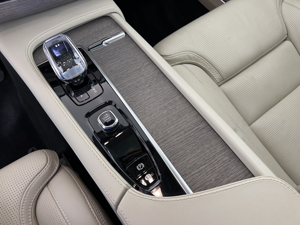 2024 Volvo XC90 Ultimate photo 17