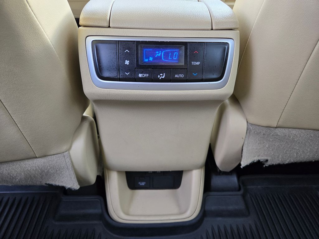 2019 Toyota Highlander XLE photo 12
