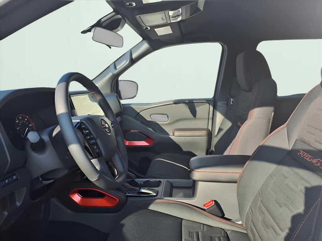 2025 Nissan Frontier PRO-4X photo 7