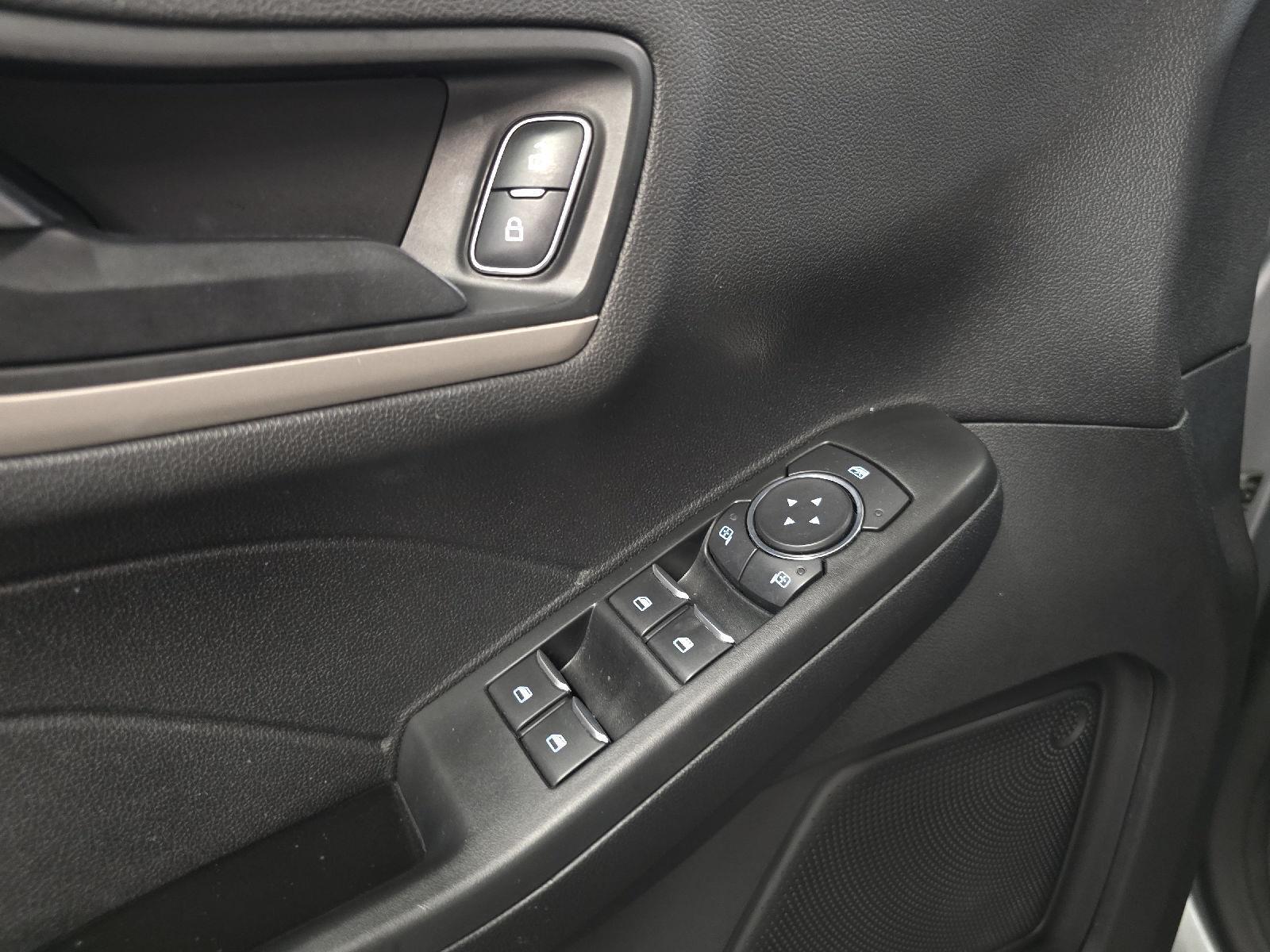 2022 Ford Escape SE photo 21