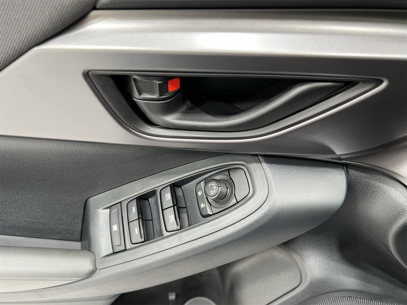 2025 Subaru Impreza Base photo 12