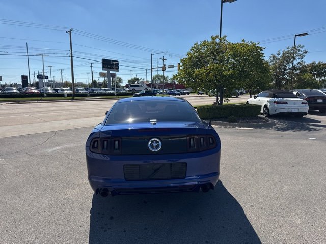2014 Ford Mustang V6 Premium photo 6