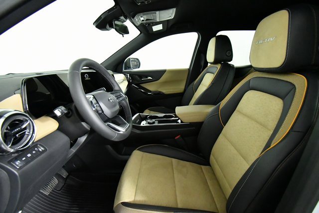 2026 Chevrolet Equinox ACTIV photo 2