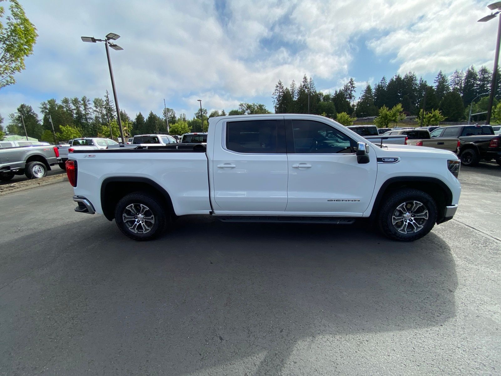 2024 Gmc Sierra 1500 SLE photo 4