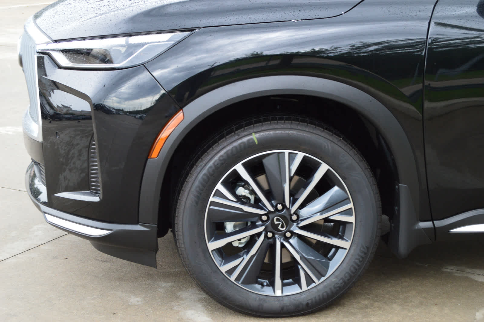 2026 Infiniti QX60 Luxe photo 5